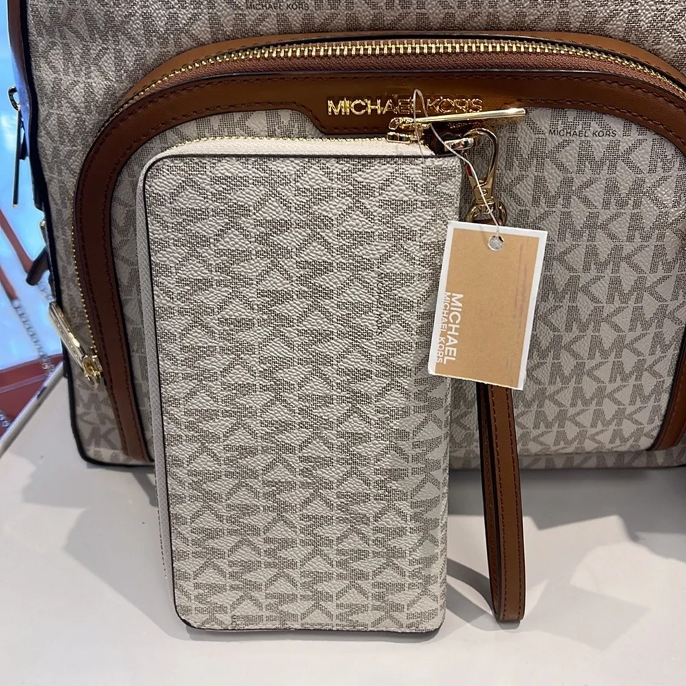 Michael Kors MK Signature Large Flat Multi-Function Phone Case Wallet Wristlet